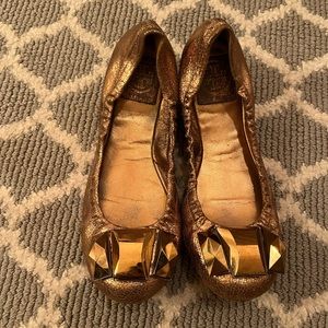 TORY BURCH Bronze Leather Embellished Flats. Size 8
